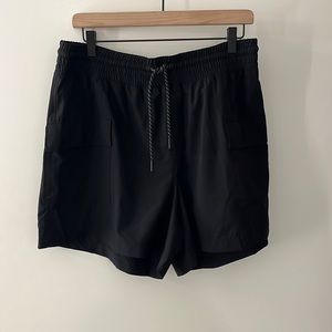 NWOT Old Navy Active Cargo Shorts